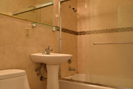 5th Avenue Apt 1